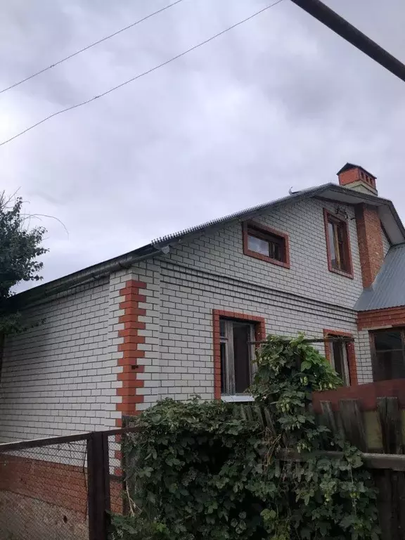 Дом в Саратовская область, Саратов ул. Имени 32-й Стрелковой Дивизии, ... - Фото 1