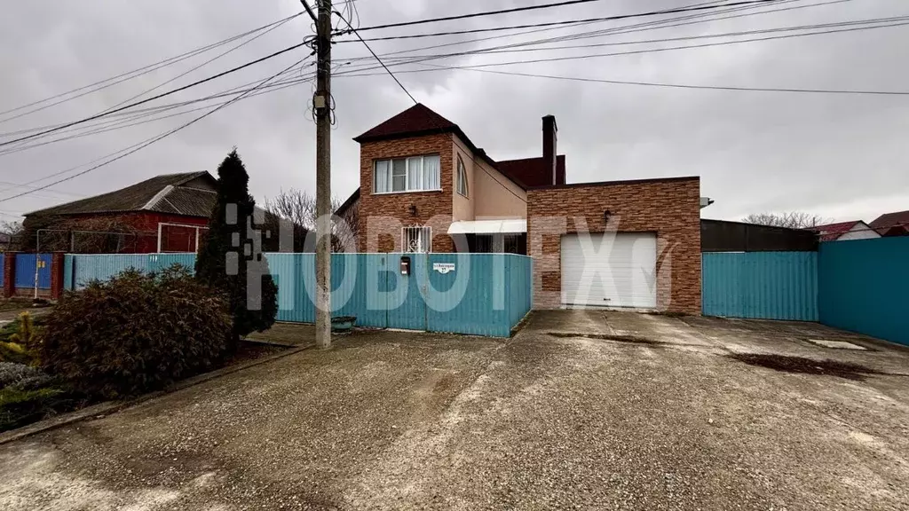 Дом в Краснодарский край, Крымск ул. Виктории, 27 (228 м) - Фото 1