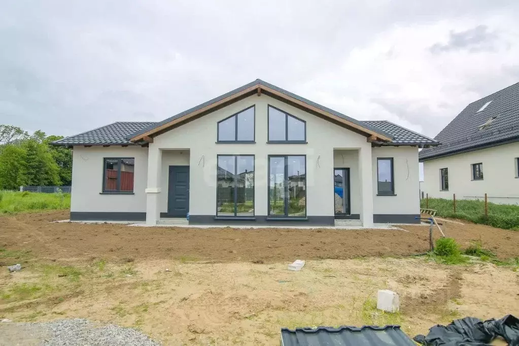 Дом в Калининградская область, Гурьевский муниципальный округ, пос. ... - Фото 1