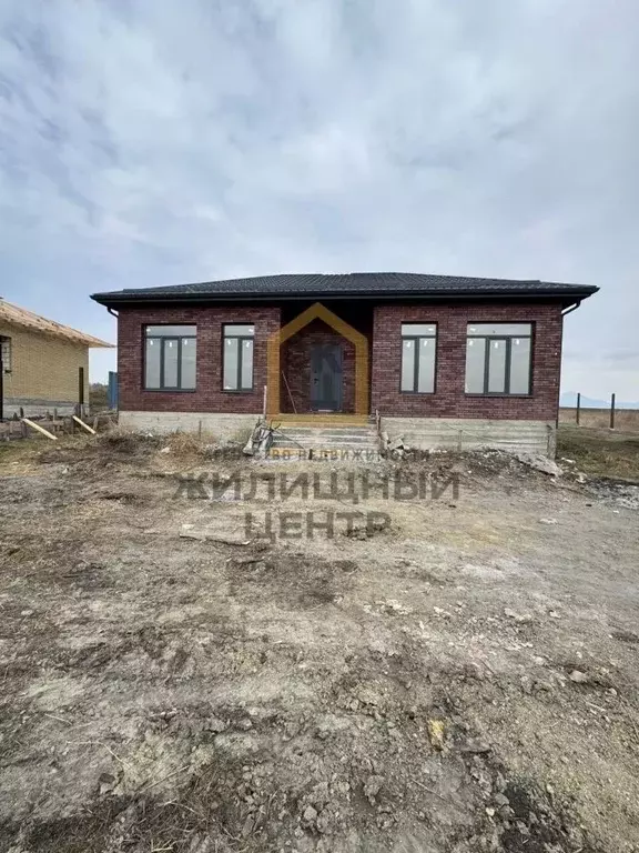 Дом в Ставропольский край, Предгорный муниципальный округ, с. Садовое ... - Фото 1