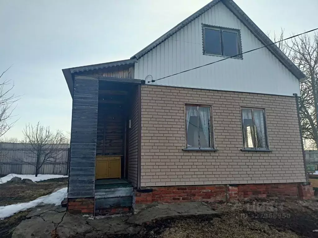 Дом в Курская область, Золотухинский район, Дмитриевский сельсовет, д. ... - Фото 1