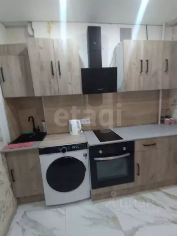 2-к кв. Тюменская область, Тюмень Одесская ул., 26 (50.0 м) - Фото 1