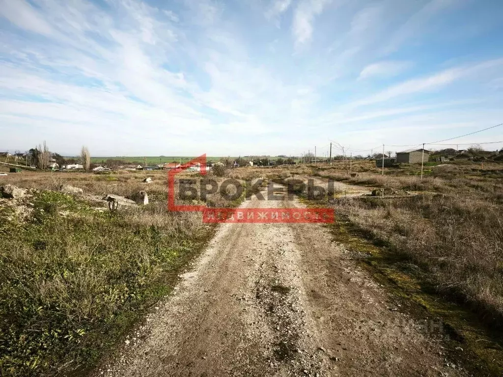 Участок в Крым, Симферопольский район, Молодежненское с/пос, с. ... - Фото 2