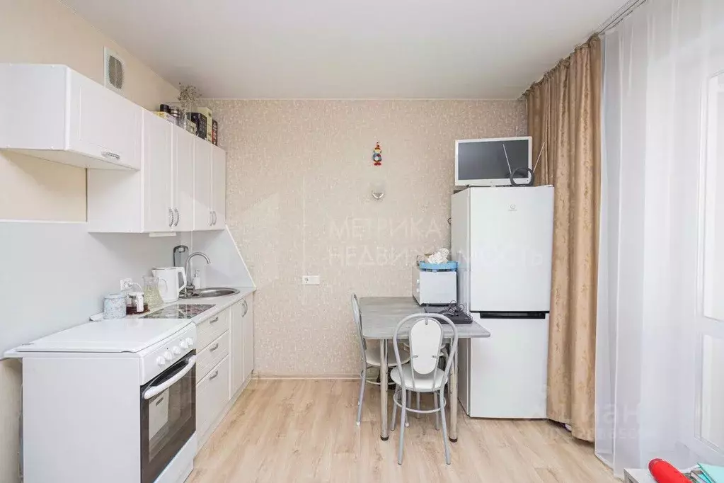 Студия Тюменская область, Тюмень ул. Новоселов, 107к1 (23.6 м) - Фото 1