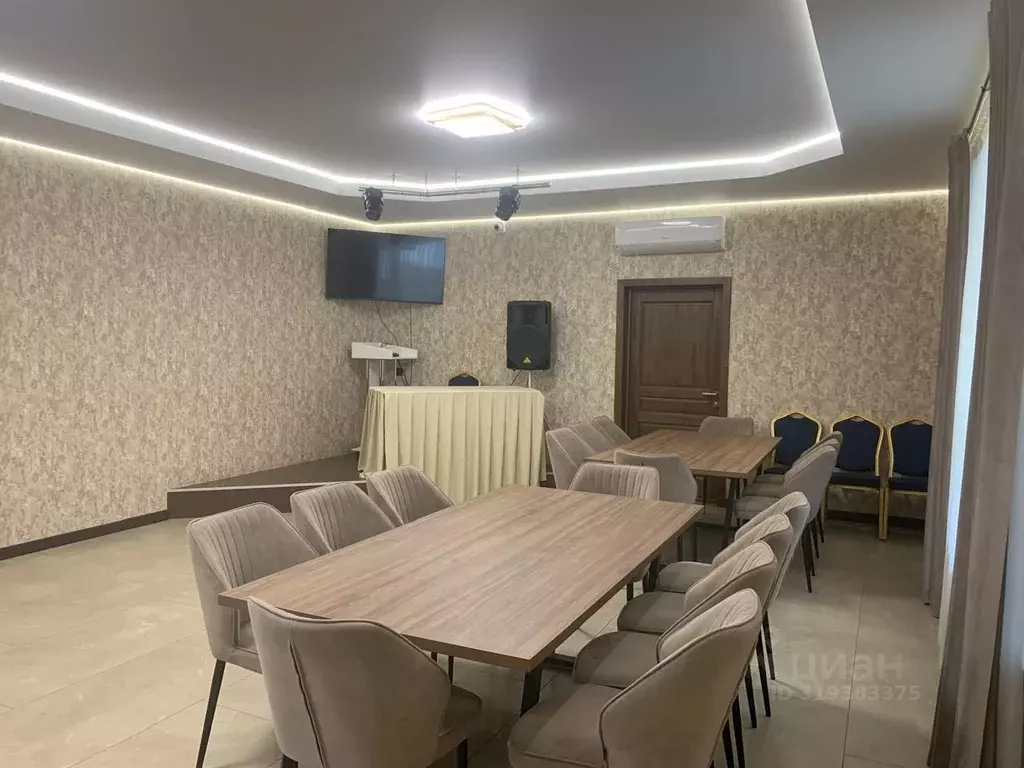 Помещение свободного назначения в Курская область, Курск Коммунальник ... - Фото 1