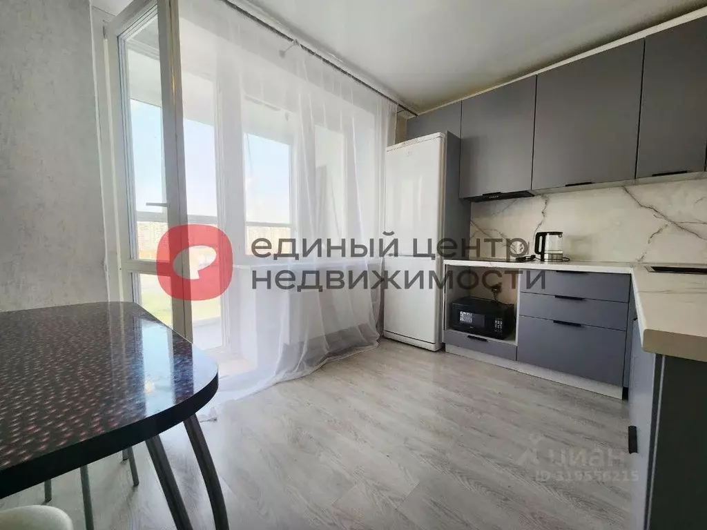 1-к кв. Тюменская область, Тюмень ул. Федюнинского, 58 (36.9 м) - Фото 0