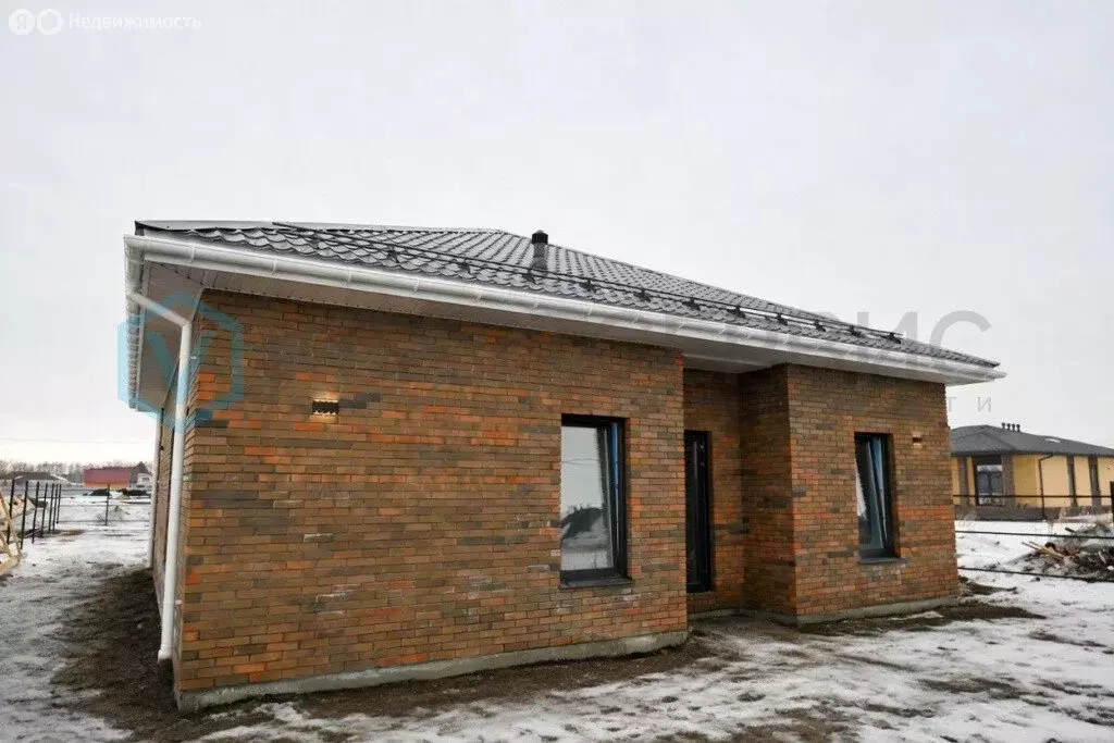 Дом в муниципальный округ Омский район, коттеджный посёлок Пушкинский ... - Фото 1