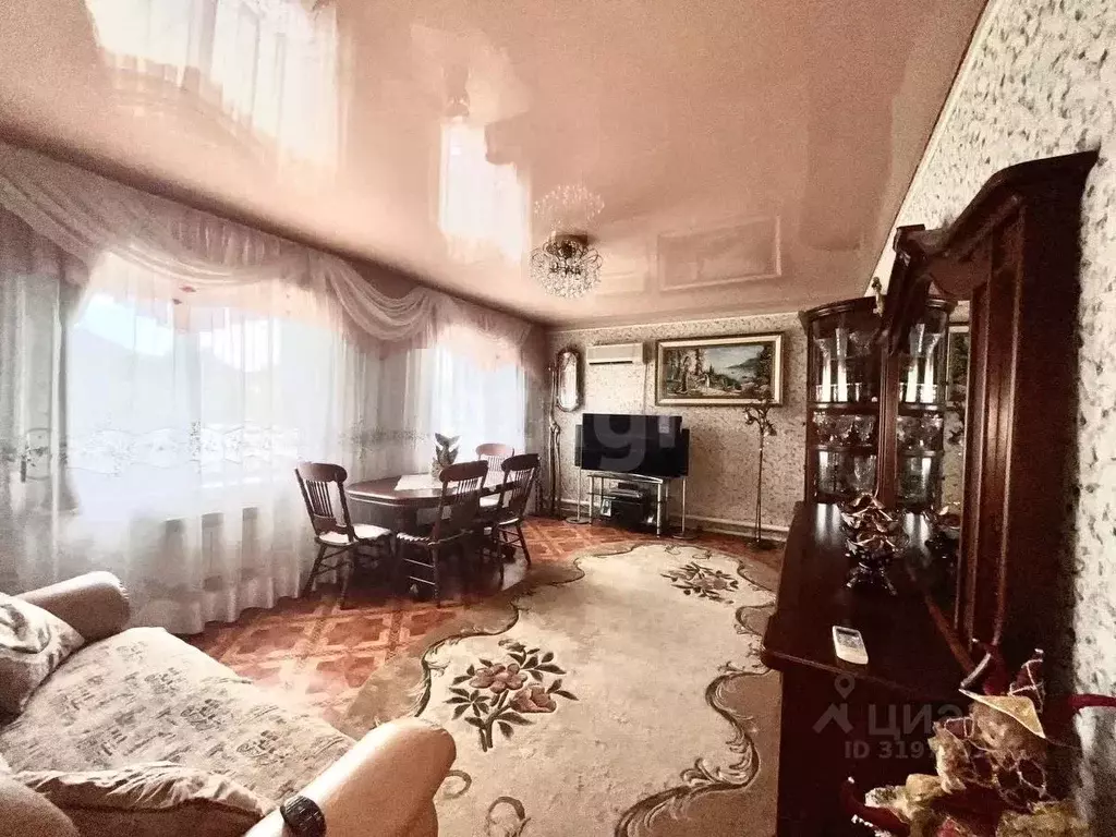 Дом в Астраханская область, Астрахань ул. Николая Островского, 91 (101 ... - Фото 1