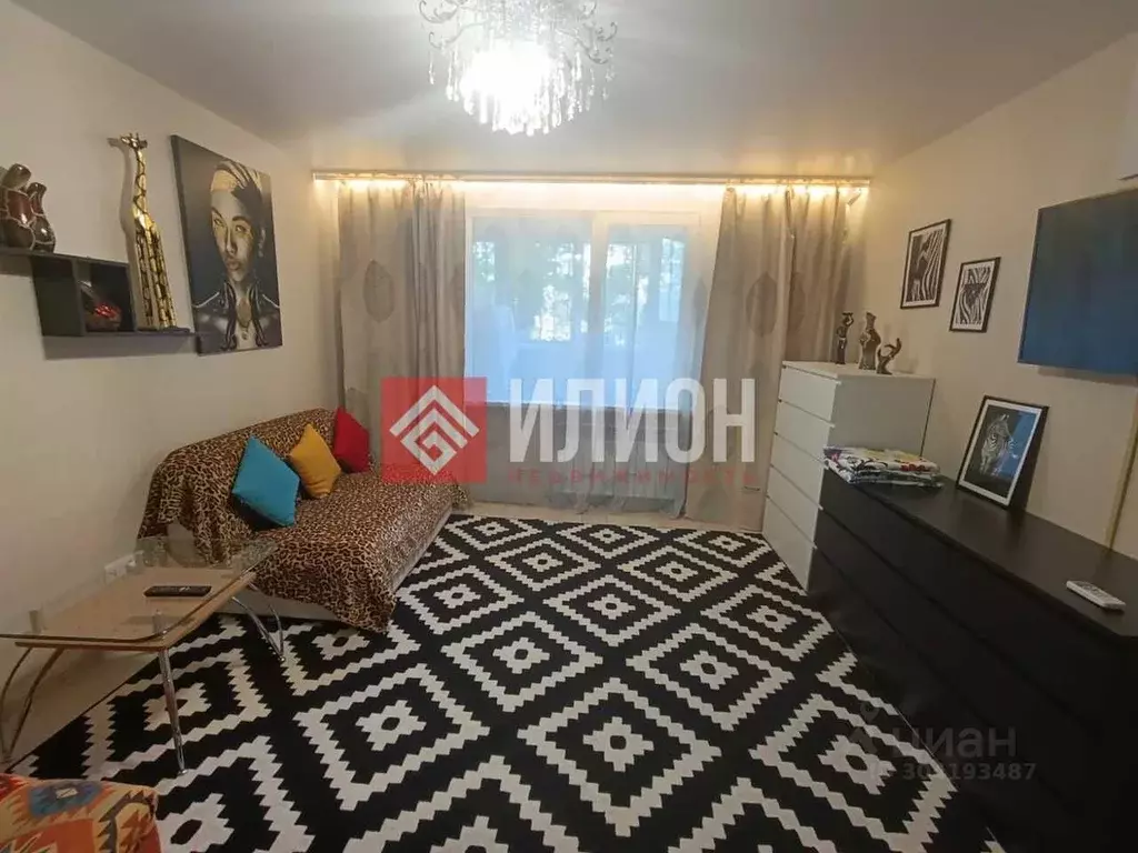 2-к кв. Севастополь просп. Октябрьской Революции, 22/10 (56.6 м) - Фото 1