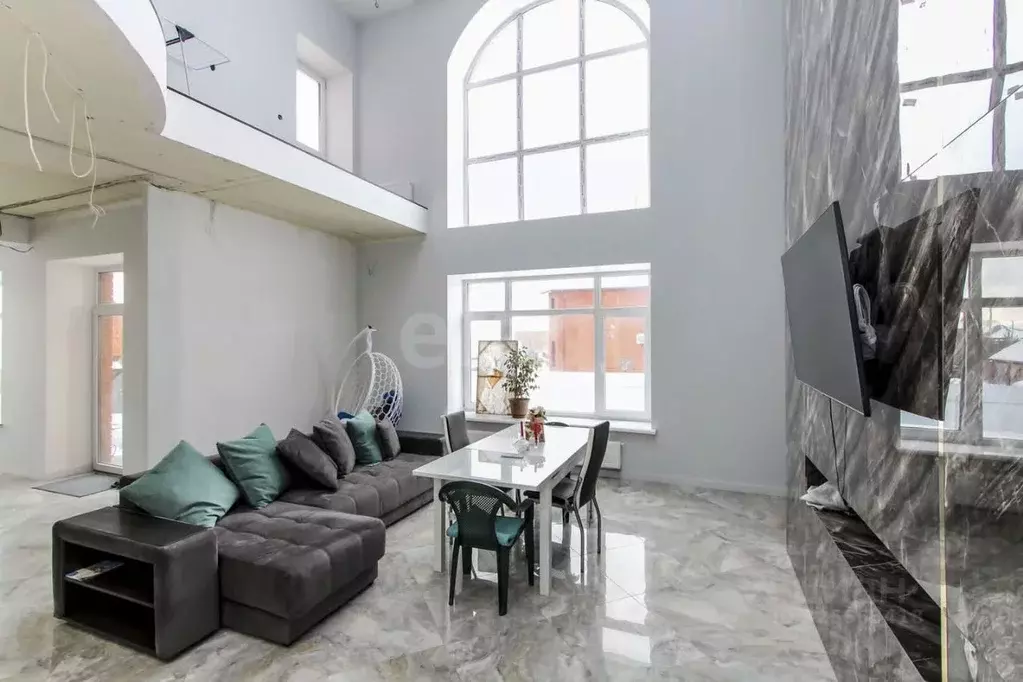 Дом в Тюменская область, Тюмень ул. Сезонная (316 м) - Фото 1