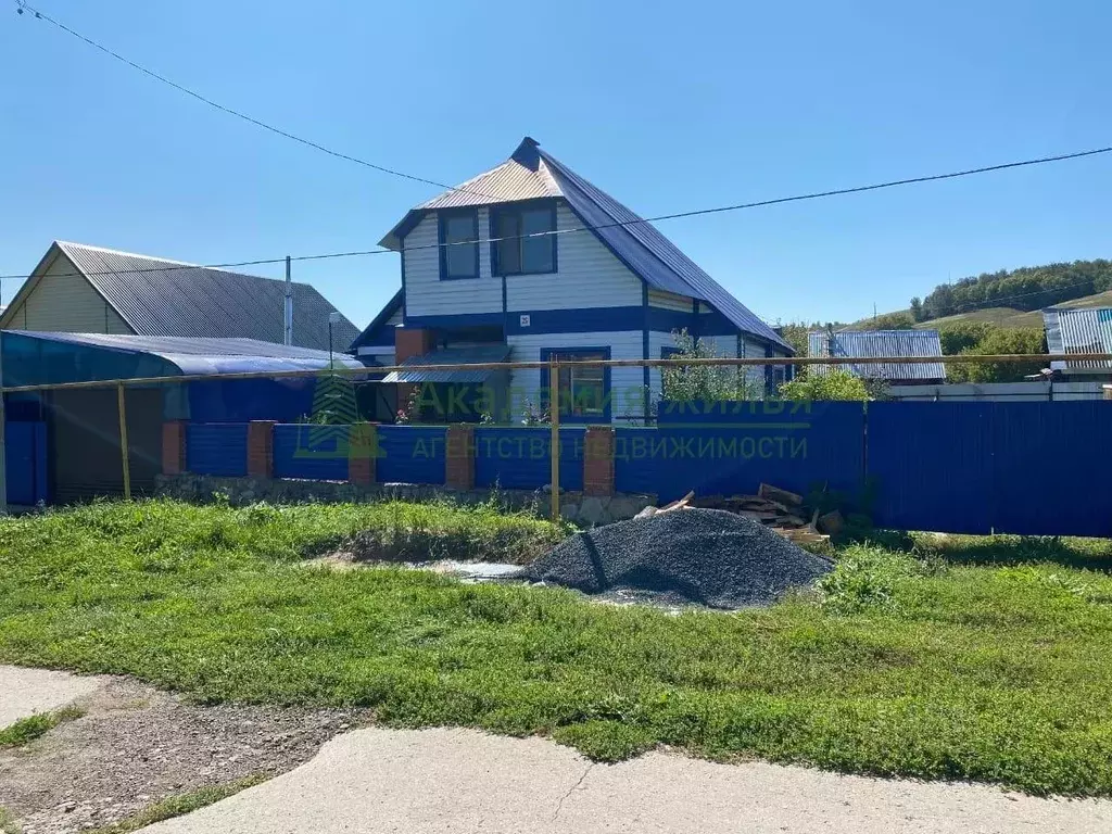 Дом в Самарская область, Исаклы с/пос, с. Исаклы ул. Спортивная, 25 ... - Фото 1