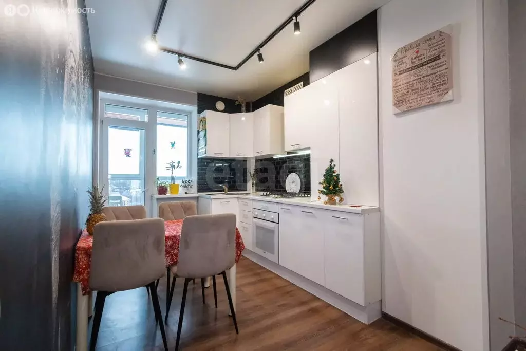 2-комнатная квартира: Калининград, улица Маршала Жукова, 10 (58.5 м) - Фото 2