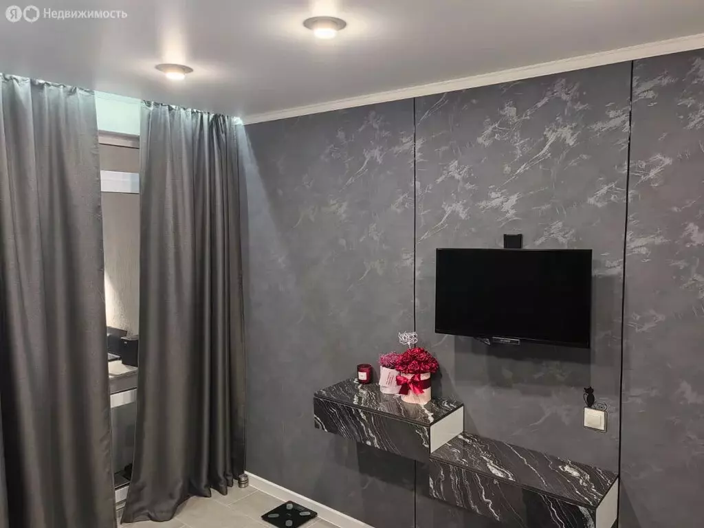 1-комнатная квартира: Тюмень, улица Павла Никольского, 10 (42.9 м) - Фото 1