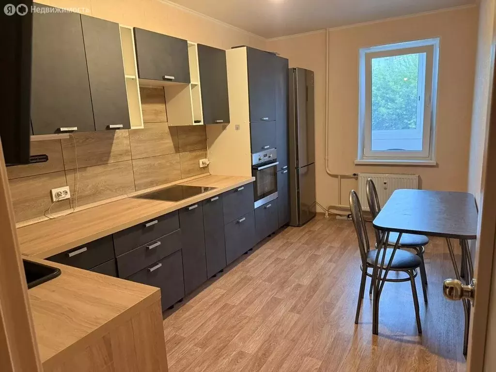 3-комнатная квартира: Пермь, улица Адмирала Ушакова, 15 (79 м) - Фото 2