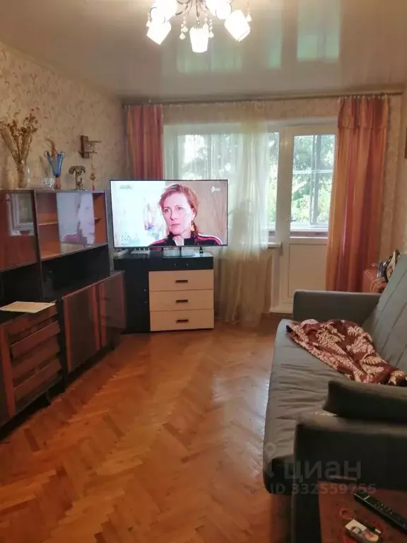 2-к кв. Ленинградская область, Луга просп. Кирова, 12 (53.0 м) - Фото 0