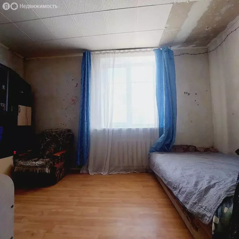 3-комнатная квартира: Соликамск, улица Коммунаров, 4 (63.2 м) - Фото 0