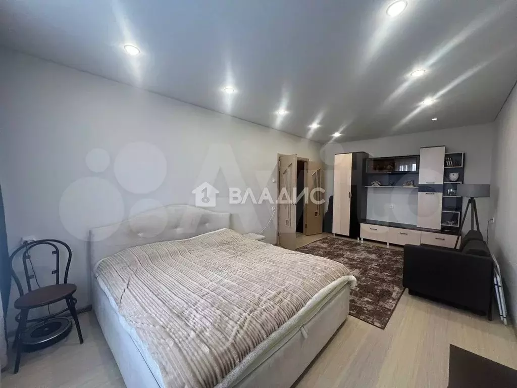 1-к. квартира, 42 м, 8/10 эт. - Фото 1