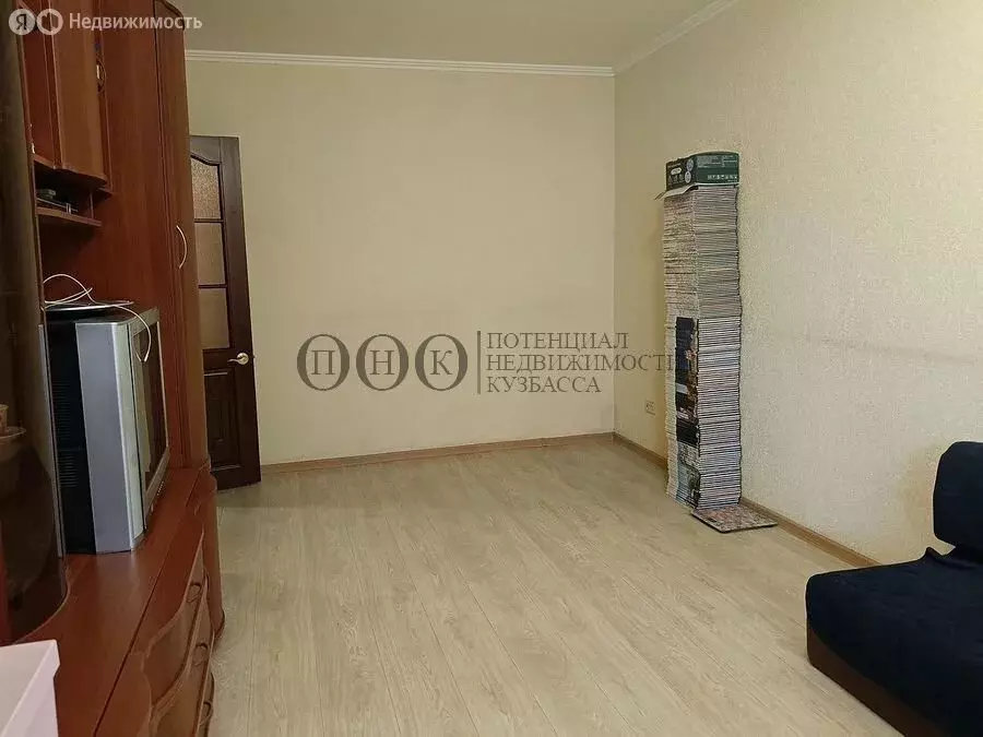 3-комнатная квартира: Кемерово, Волгоградская улица, 26 (61 м) - Фото 1