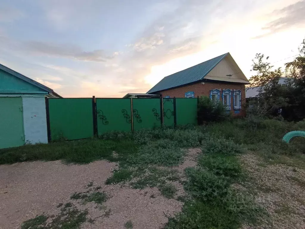 Дом в Саратовская область, Балаковский район, с. Быков Отрог ... - Фото 2