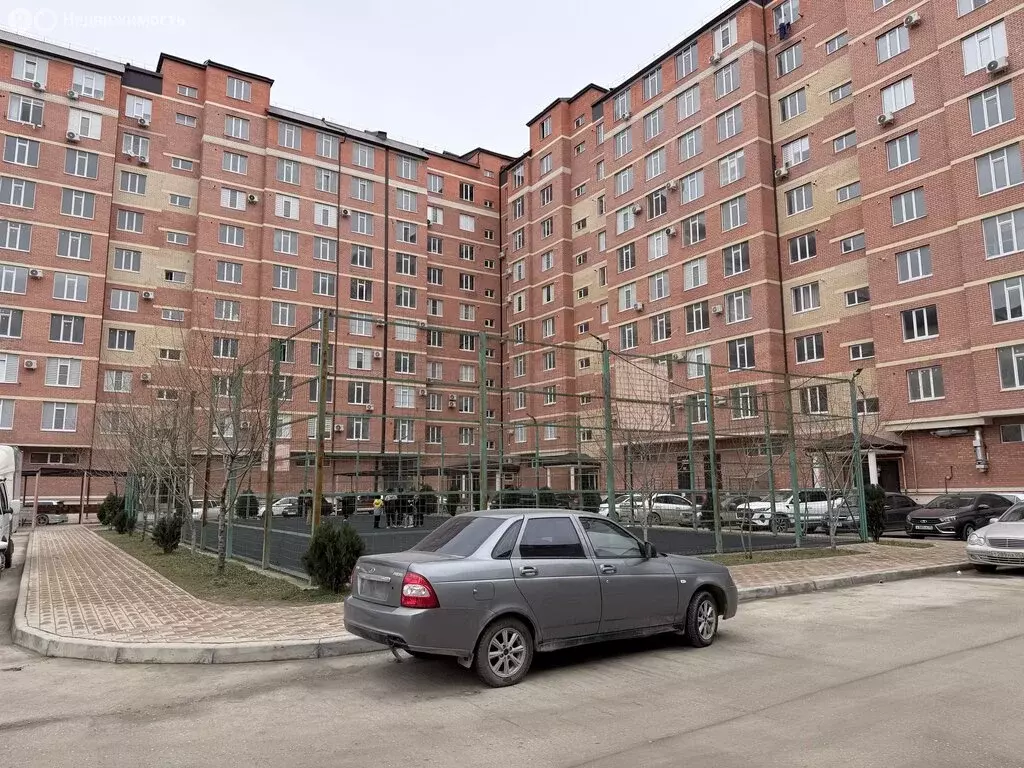 3-комнатная квартира: Каспийск, улица Камиля Гасанова, 2 (75 м) - Фото 1