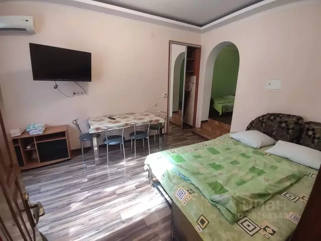 Дом в Крым, Евпатория ул. Токарева, 9 (35 м) - Фото 1