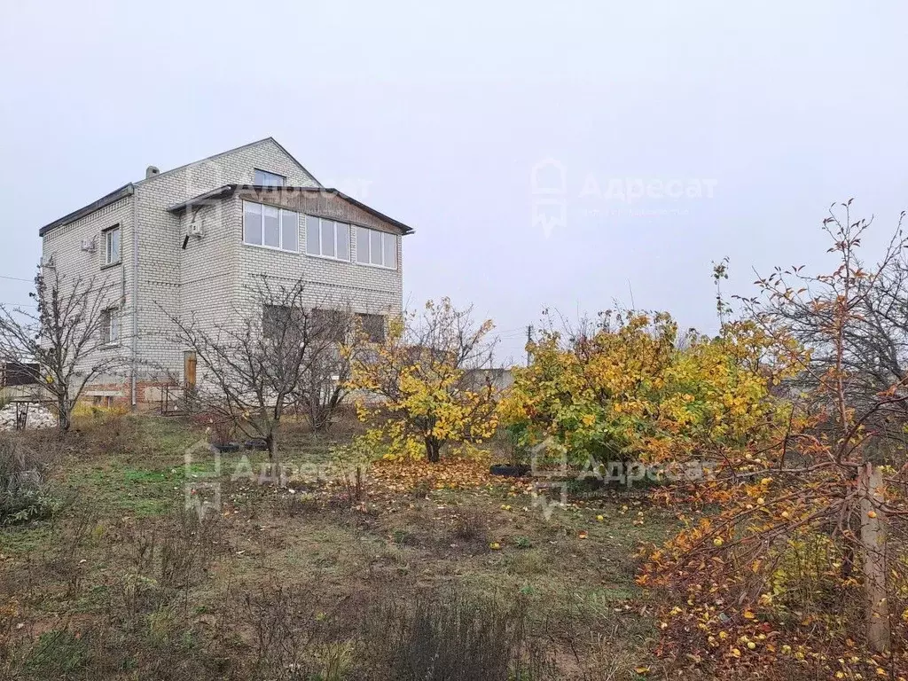 Дом в Волгоградская область, Волгоград бул. Сиреневый (278 м) - Фото 1