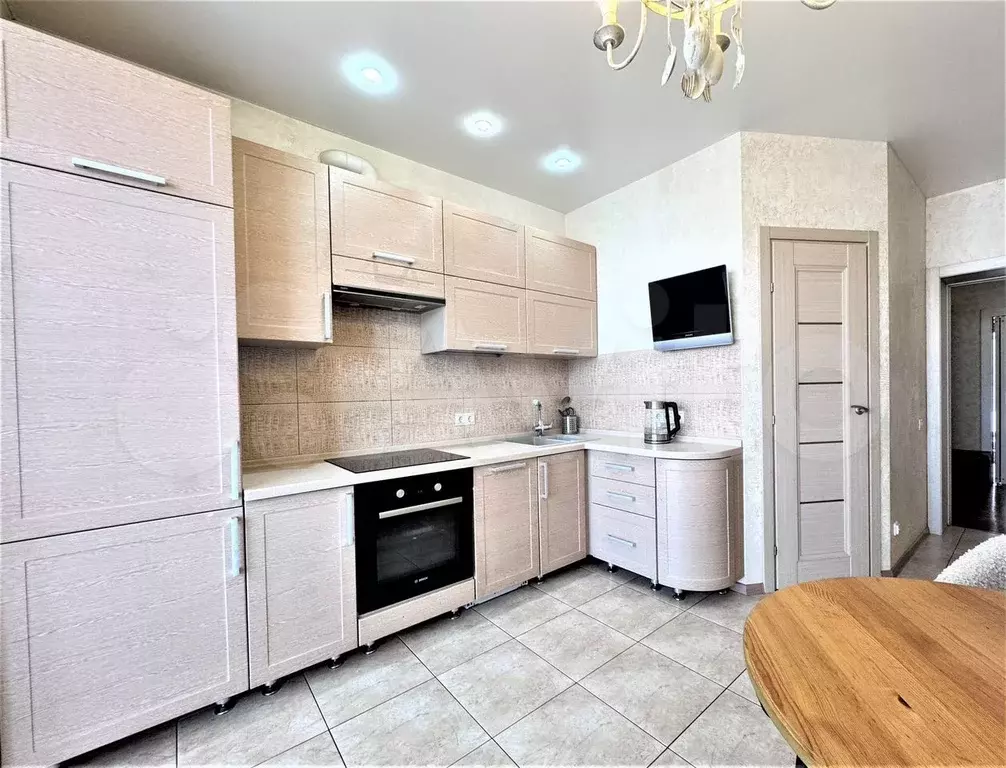 3-к. квартира, 104 м, 3/9 эт. - Фото 1