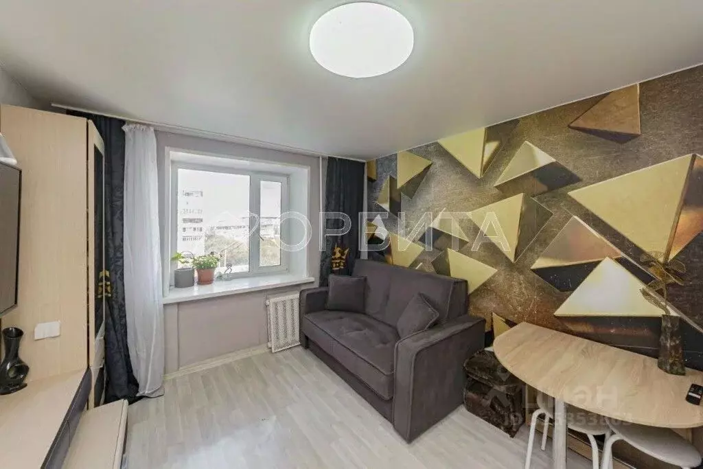 Комната Тюменская область, Тюмень ул. 30 лет Победы, 142 (39.8 м) - Фото 1