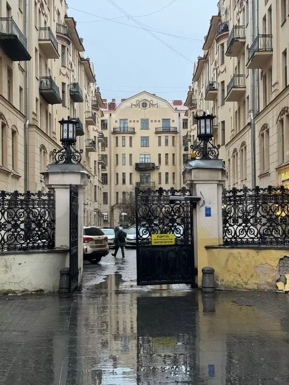 Комната 37,7 м в 5-к., 6/6 эт. - Фото 0