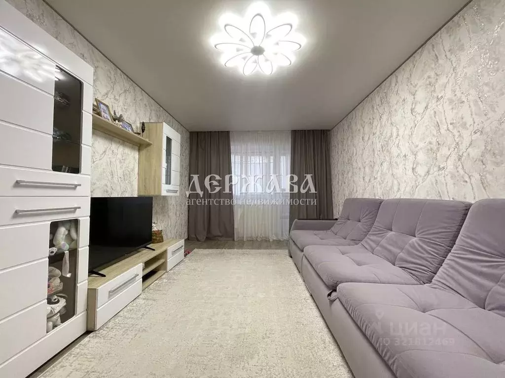 3-к кв. Белгородская область, Старый Оскол ул. Мичурина, 4А (71.7 м) - Фото 0