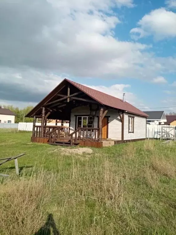 Дом в Омская область, Омский район, с. Усть-Заостровка ул. 12-я ... - Фото 0