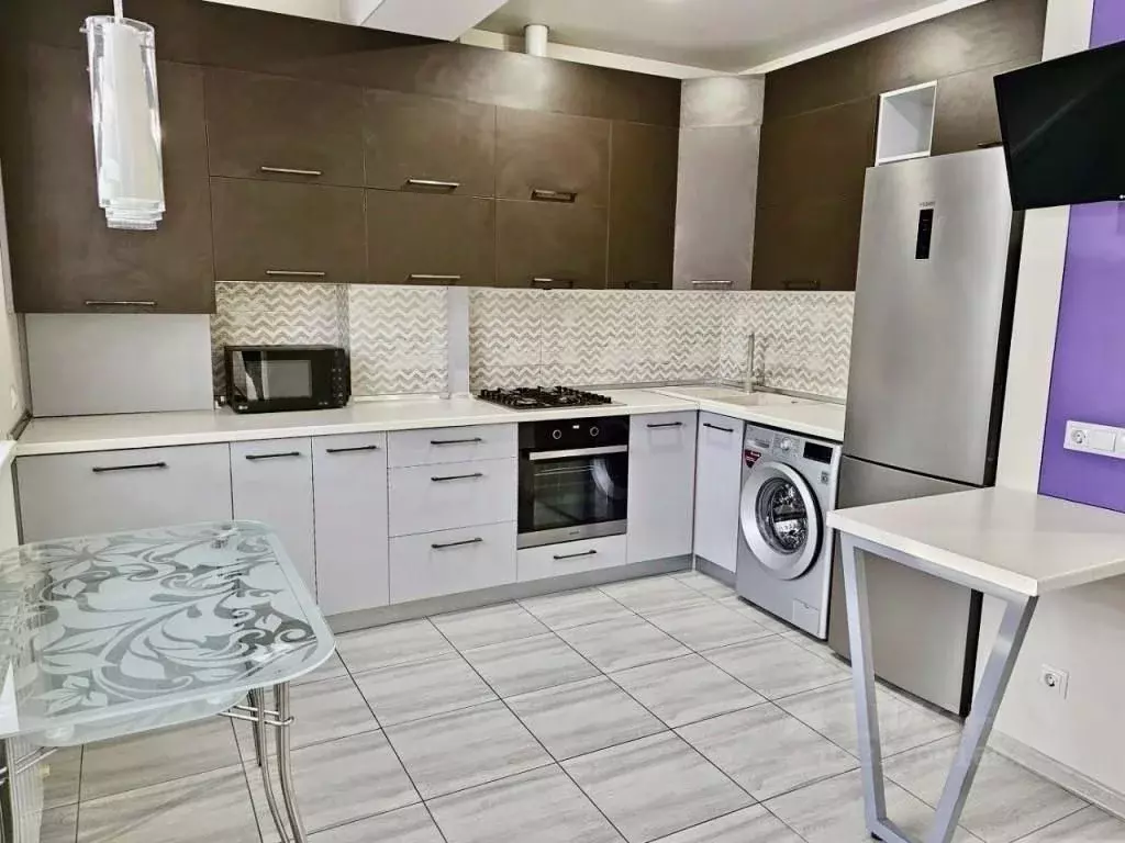 1-к кв. Крым, Симферополь просп. Победы, 74А (57.3 м) - Фото 1