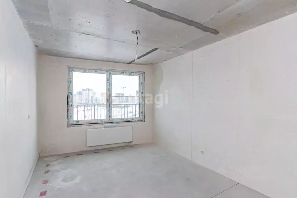 Студия Тюменская область, Тюмень ул. Фармана Салманова, 5 (24.6 м) - Фото 1