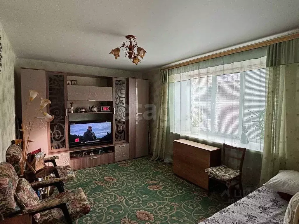 2-к кв. Челябинская область, пос. Увельский ул. Советская, 13 (41.8 м) - Фото 1