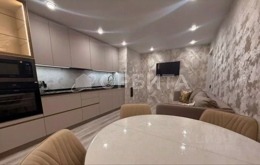 3-к кв. Тюменская область, Тюмень ул. Монтажников, 42А (86.9 м) - Фото 1