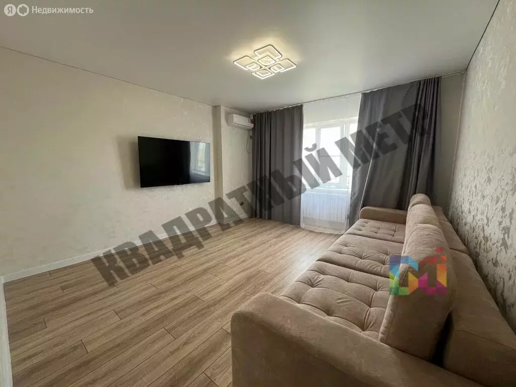 3-комнатная квартира: Элиста, улица М. Эсамбаева, 3 (73.6 м) - Фото 1