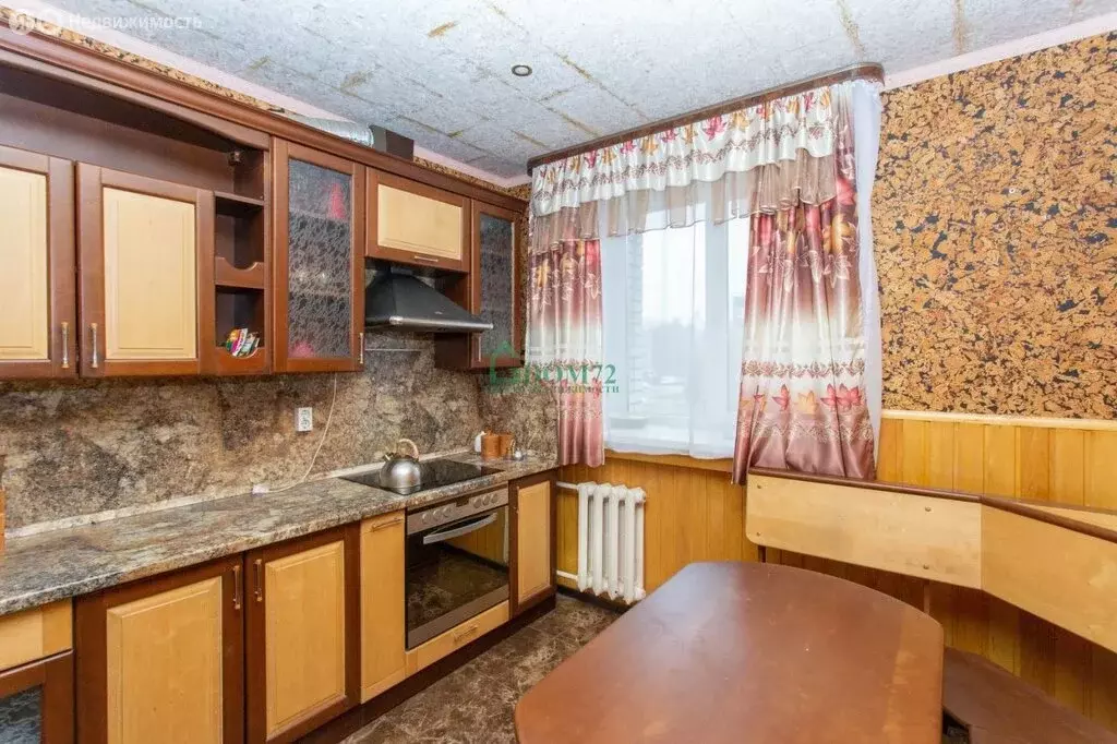 3-комнатная квартира: Тобольск, микрорайон Иртышский, 7А (100 м) - Фото 0
