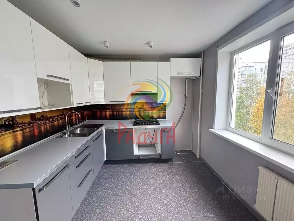 3-к кв. Ивановская область, Иваново ул. Летчика Лазарева, 8 (65.2 м) - Фото 0