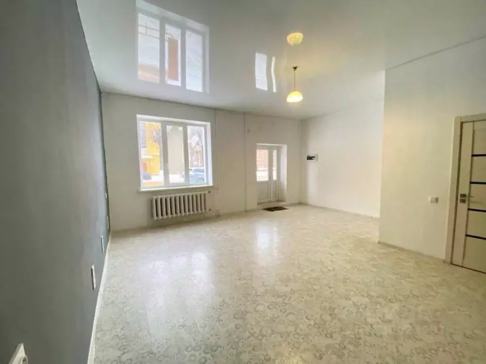 Помещение свободного назначения в Самарская область, Сызрань Советская ... - Фото 1