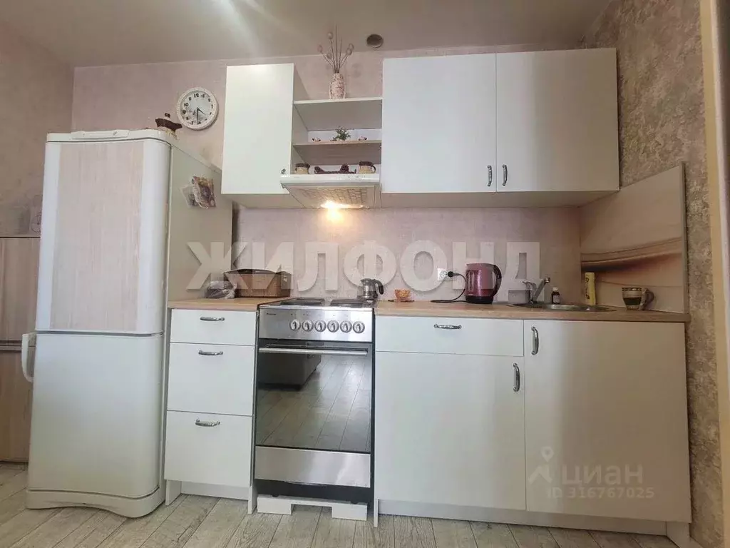 1-к кв. Новосибирская область, Новосибирск ул. Петухова, 168 (27.4 м) - Фото 1
