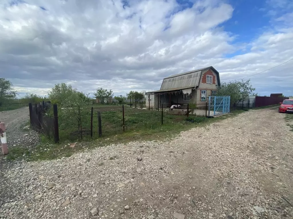 Дом в Саратовская область, Энгельсский район, Красноярское ... - Фото 1