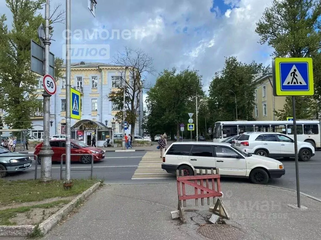 Помещение свободного назначения в Псковская область, Псков Октябрьский ... - Фото 0