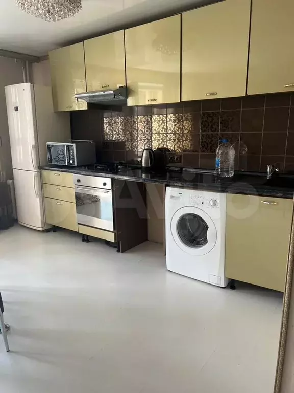 3-к. квартира, 66 м, 1/10 эт. - Фото 1