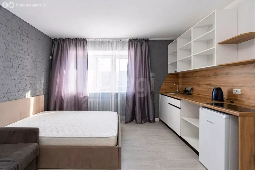 Квартира-студия: Тюмень, улица Мельникайте, 83 (23 м) - Фото 1