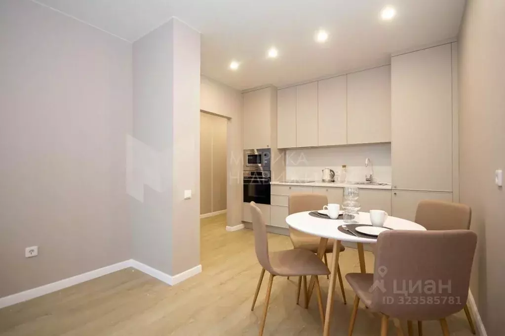 2-к кв. Тюменская область, Тюмень ул. Республики, 204к3 (100.0 м) - Фото 1