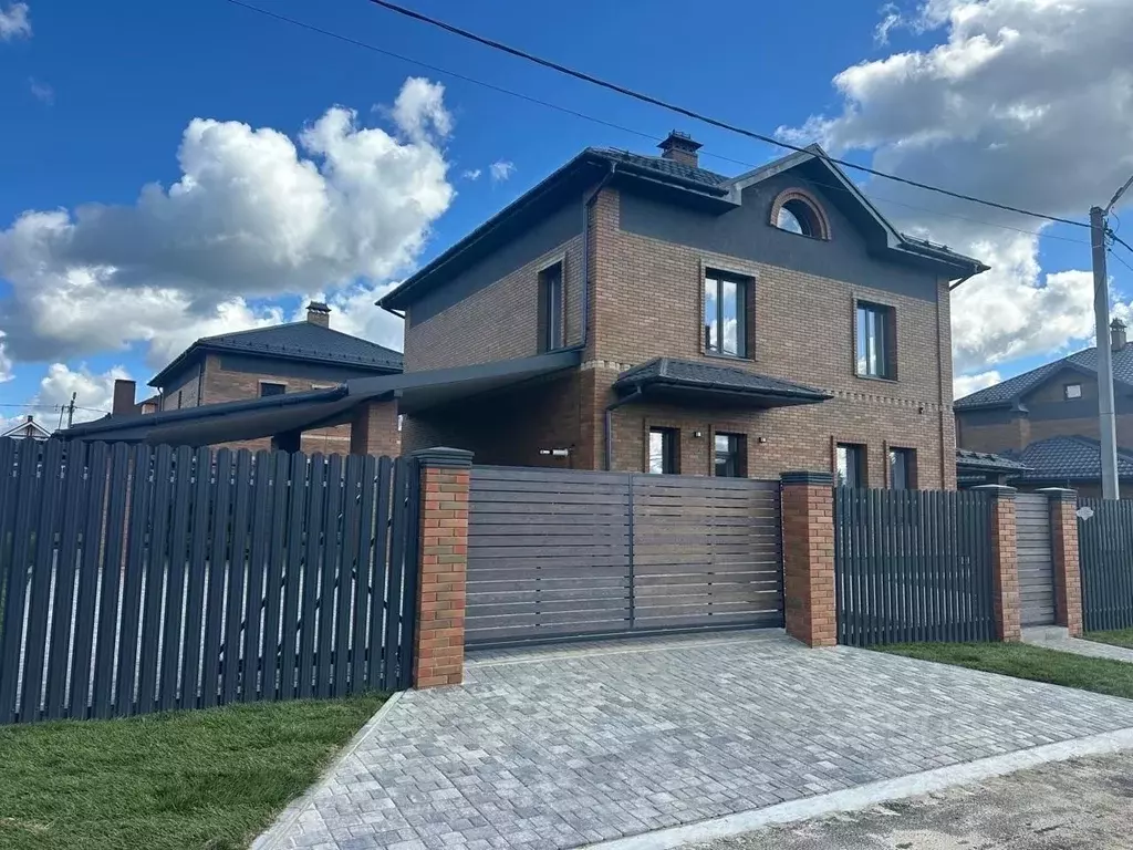 Дом в Москва д. Шарапово, Лужайкино кп,  (220 м) - Фото 1