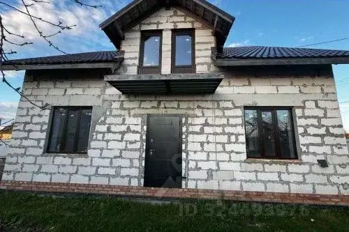 Дом в Новгородская область, Новгородский район, Ермолинское с/пос, д. ... - Фото 1