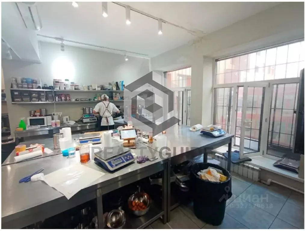 Торговая площадь в Москва 2-я Брестская ул., 9С1 (98 м) - Фото 1