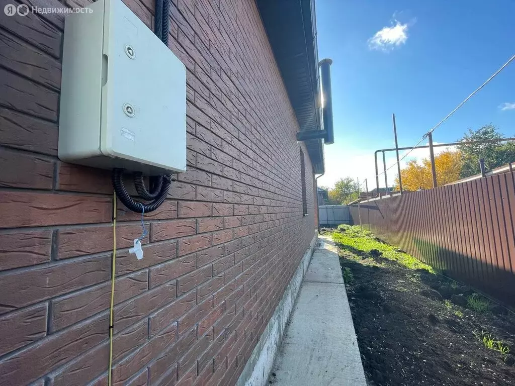 Дом в Динской район, станица Новотитаровская (105 м) - Фото 1