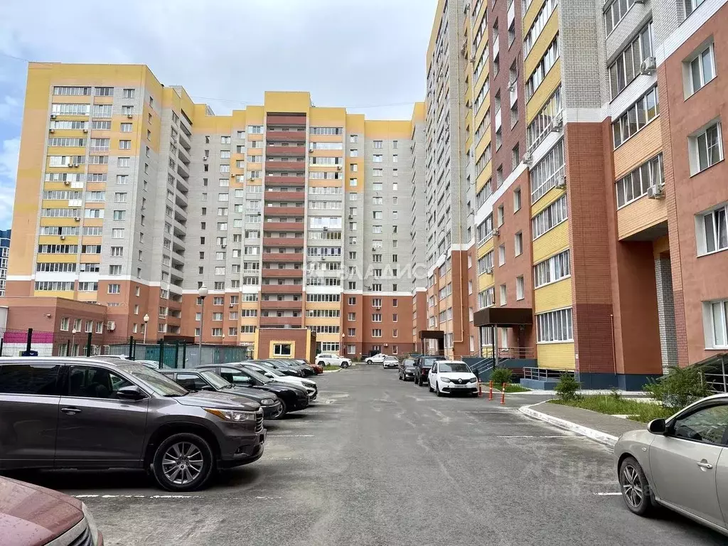 2-к кв. Брянская область, Брянск ул. Имени О.Н. Строкина, 2 (76.7 м) - Фото 0